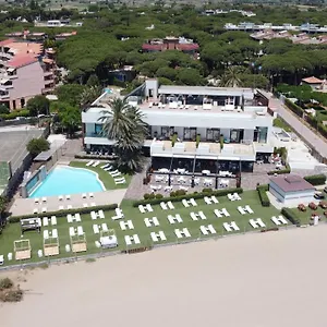 hotel-tropical-gava-mar.top-hotels-tarragona.com/